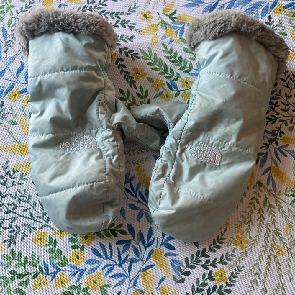 The North Face Kids' Mittens - Soft blue. Size M